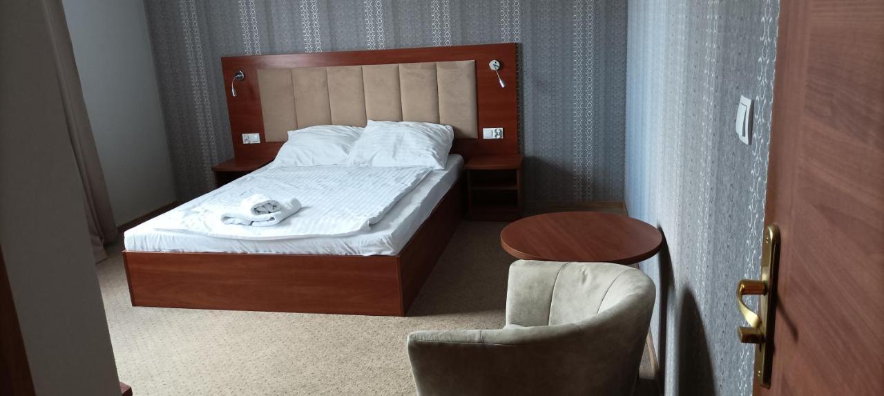 Hotel Przylesie Sierosław Exterior foto